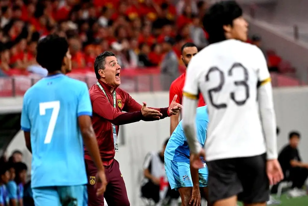 随着比赛的, 承载着希望, 相看